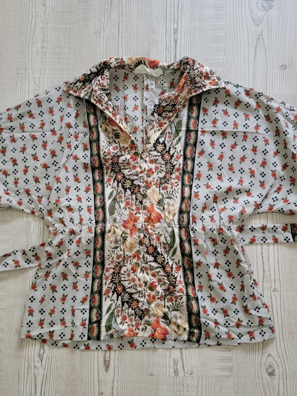 Vintage Cream Floral Tie-Waist Boho Peasant Blouse Kimono Medium Cottagecore